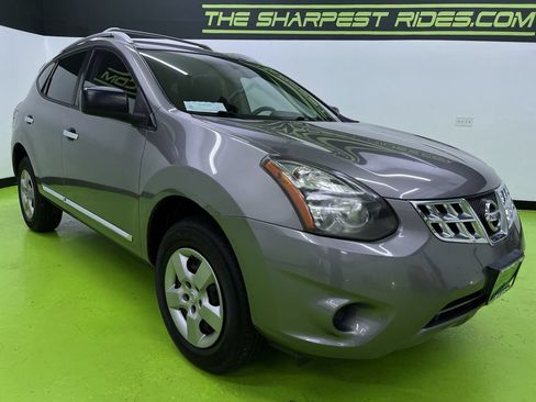Used 2015 Nissan Rogue S w/ Convenience Package AWD/4WD image 2