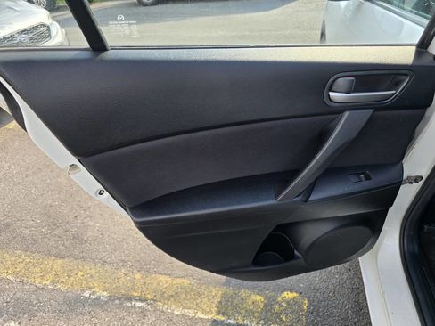 Used 2010 MAZDA MAZDA3 i Touring image 21