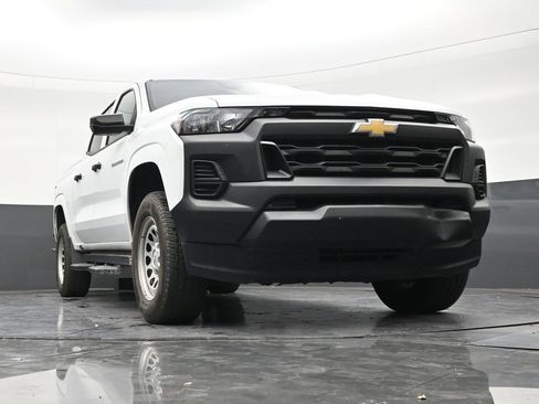 Used 2024 Chevrolet Colorado W/T w/ WT Convenience Package RWD image 26