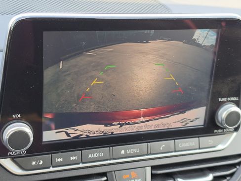 Used 2024 Nissan Altima 2.5 SV FWD image 22