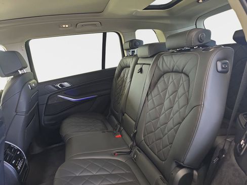 Certified 2025 BMW X7 xDrive40i image 12