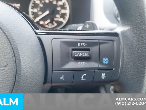 Used 2023 Nissan Rogue SV AWD/4WD image 12