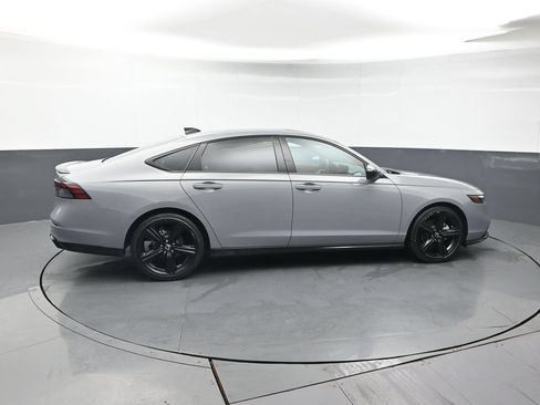 Used 2024 Honda Accord Sport image 7