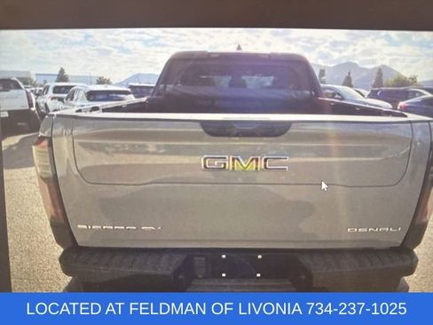 Used 2024 GMC Sierra EV Denali image 10