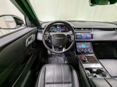 Used 2018 Land Rover Range Rover Velar S image 2