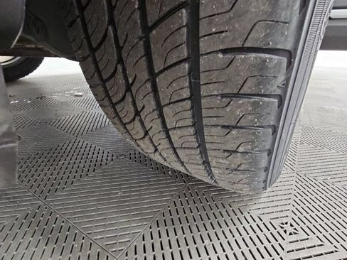 Used 2018 Ford Explorer XLT w/ Equipment Group 202A FWD image 49
