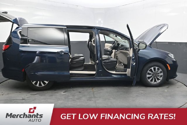 Used 2023 Chrysler Pacifica Touring-L FWD image 52