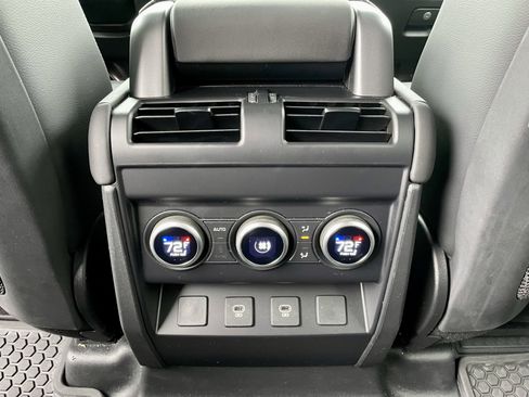 Used 2024 Land Rover Defender 110 X-Dynamic SE image 24