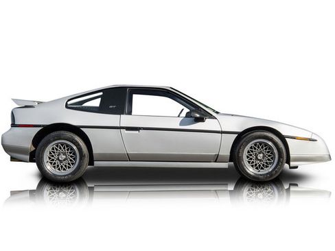 Used 1986 Pontiac Fiero GT image 2