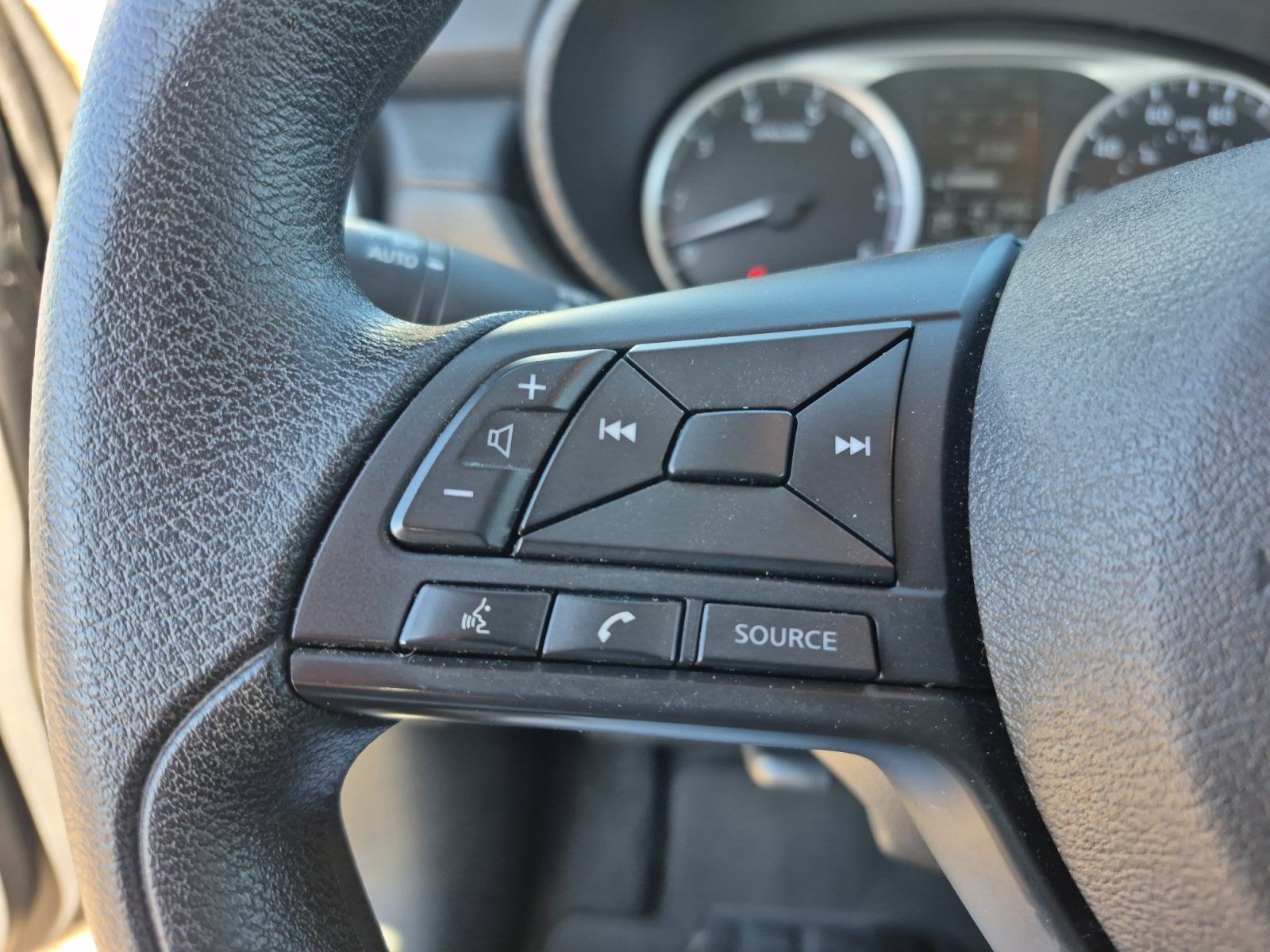 Used 2025 Nissan Versa S FWD image 26