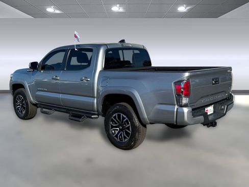 Certified 2022 Toyota Tacoma TRD Sport image 3