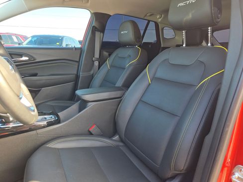 Used 2024 Chevrolet Trax ACTIV w/ Sunroof Package FWD image 10