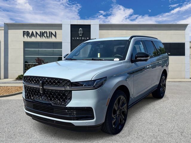 New 2027 Lincoln Navigator Reserve w/ Jet Appearance Package AWD/4WD image 3