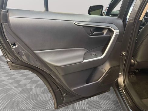 Used 2025 Toyota RAV4 LE AWD/4WD image 15
