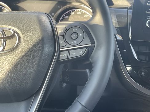 Used 2024 Toyota Camry SE image 19