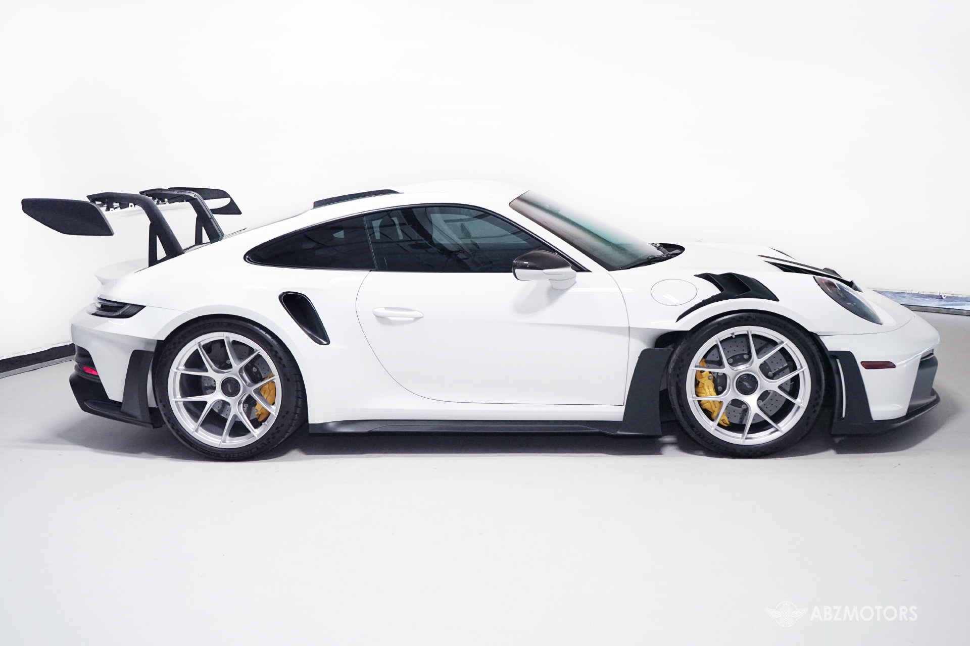 Used 2024 Porsche 911 GT3 RS RWD image 3