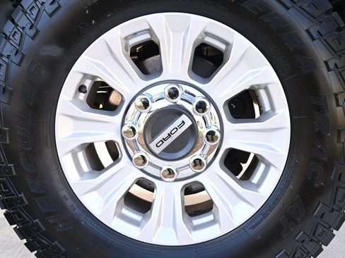 Used 2021 Ford F250 XLT w/ Camper Package image 49