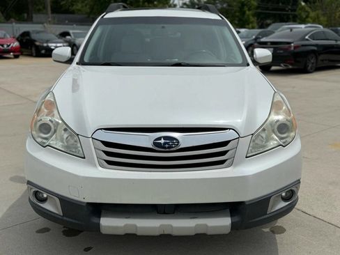 Used 2010 Subaru Outback 2.5i Limited image 2