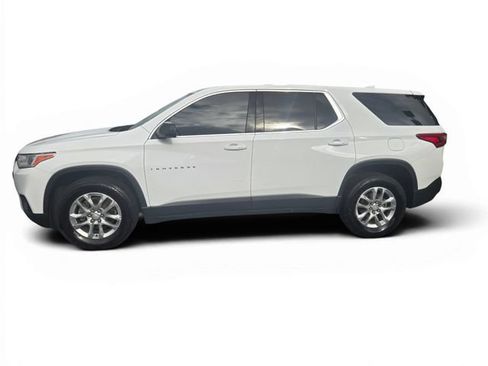 Used 2020 Chevrolet Traverse LS w/ LPO, Black Accent Package FWD image 7