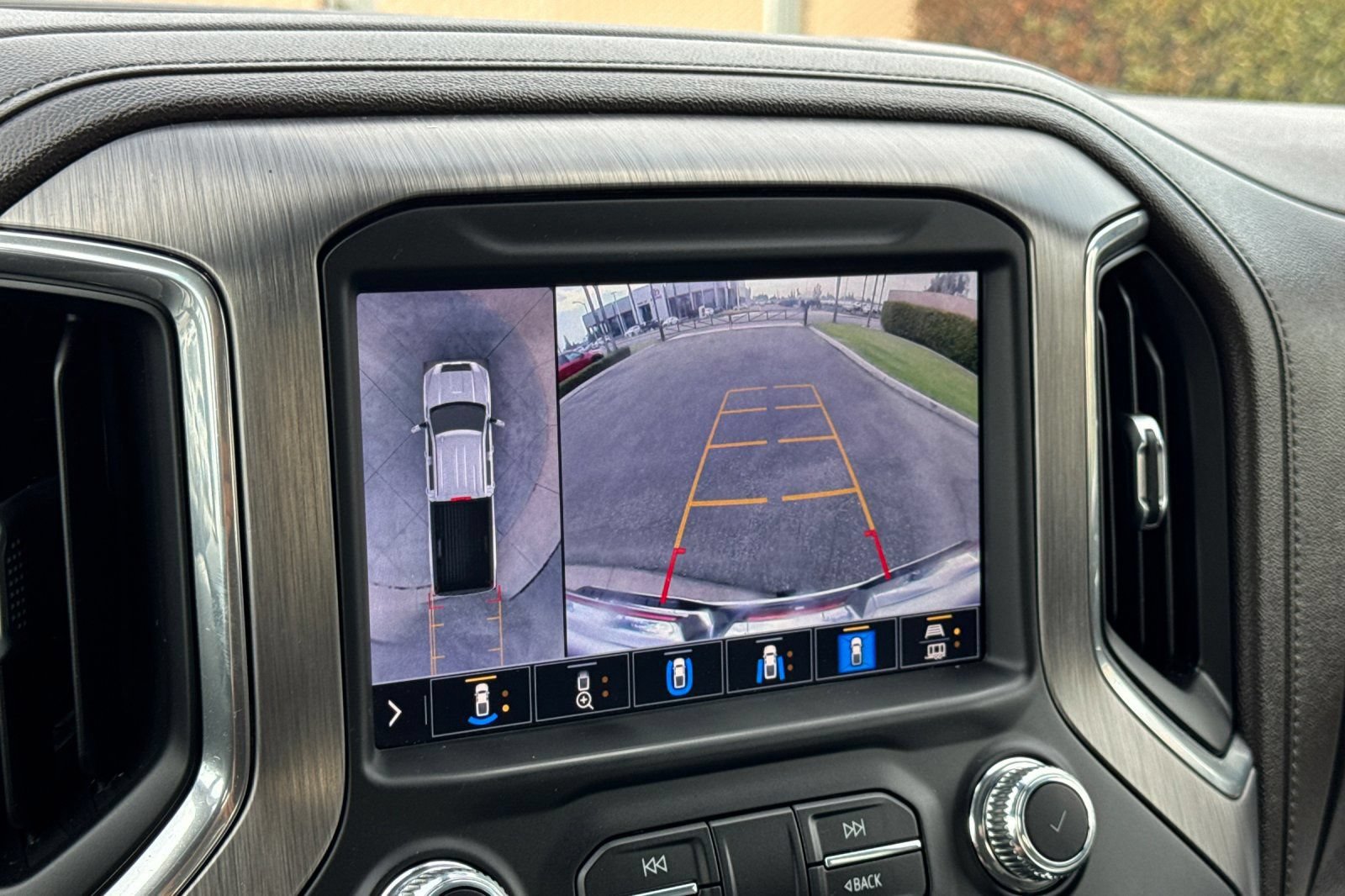 Certified 2020 GMC Sierra 2500 Denali w/ Denali Ultimate Package AWD/4WD image 19