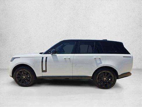 Used 2025 Land Rover Range Rover SE AWD/4WD image 9