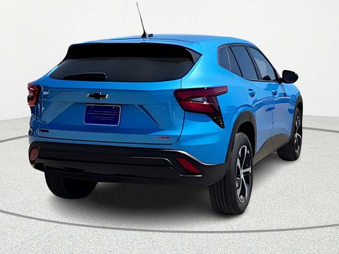 Used 2025 Chevrolet Trax RS FWD image 9