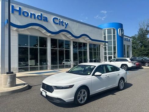 Used 2023 Honda Accord LX image 2