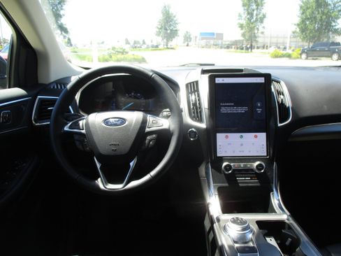 Used 2024 Ford Edge Titanium AWD/4WD image 11