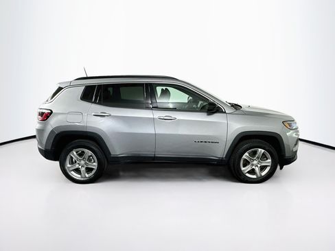 Used 2023 Jeep Compass Latitude w/ Sun and Sound Group AWD/4WD image 10