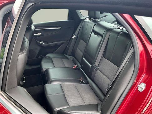 Used 2017 Chevrolet Impala LT w/ Convenience Package FWD image 27