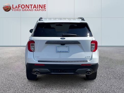 Used 2023 Ford Explorer XLT w/ Equipment Group 202A AWD/4WD image 6