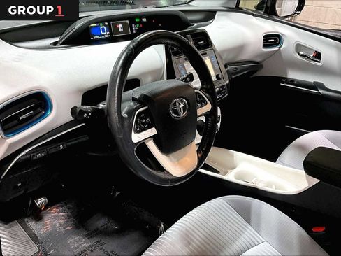 Certified 2016 Toyota Prius Three image 17