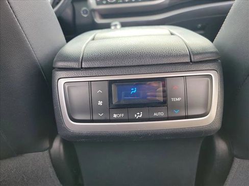 Used 2017 Toyota Highlander Limited image 15