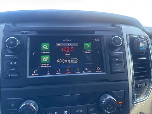 Used 2019 Nissan Titan SV w/ SV Convenience Package image 40