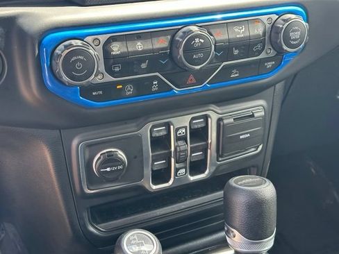 Used 2021 Jeep Gladiator Sport AWD/4WD image 24