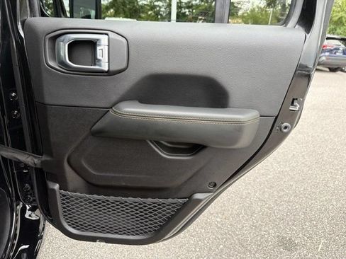 Used 2026 Jeep Wrangler Unlimited Sahara AWD/4WD image 18