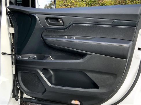 Used 2023 Honda Odyssey Sport image 43