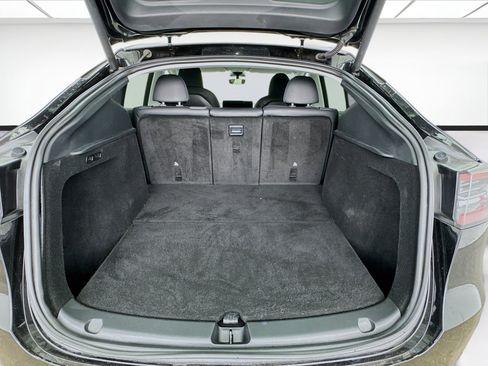 Used 2023 Tesla Model Y AWD image 18