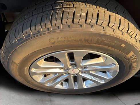 Used 2015 GMC Canyon SLT image 26