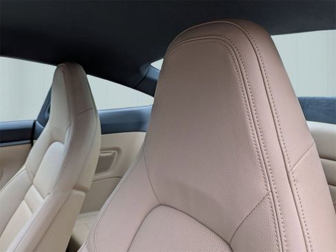 Used 2024 Porsche 911 Carrera w/ Premium Package image 39