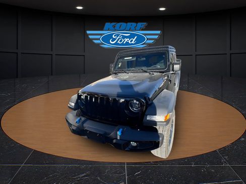 Used 2023 Jeep Wrangler Unlimited image 7