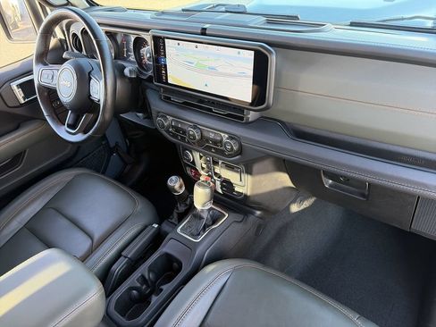 Used 2024 Jeep Gladiator Mojave w/ Technology Group AWD/4WD image 28