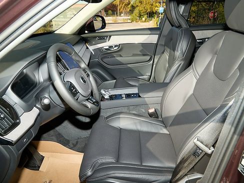 New 2026 Volvo XC90 B5 Ultra w/ Protection Package image 17