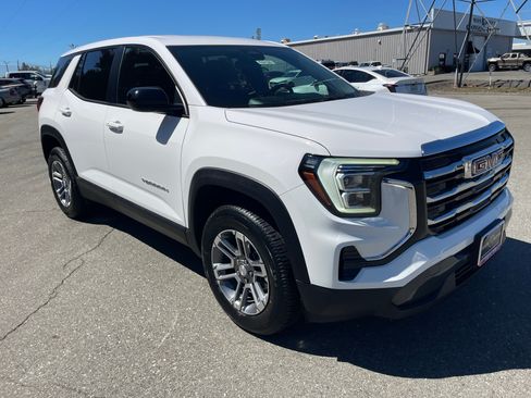 Used 2025 GMC Terrain Elevation AWD/4WD image 3