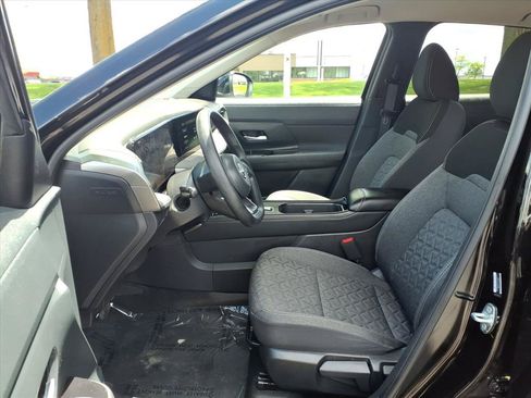 Used 2025 Nissan Kicks SV AWD/4WD image 25