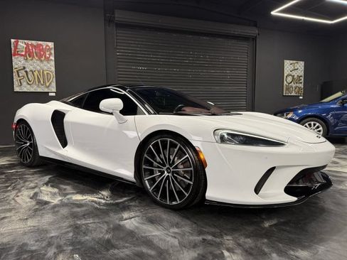 Used 2020 McLaren GT RWD image 3