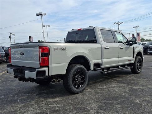 New 2026 Ford F250 Lariat w/ Black Appearance Package image 4