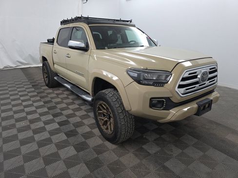 Used 2018 Toyota Tacoma Limited image 3