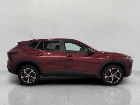 Used 2025 Chevrolet Trax RS w/ Driver Confidence Package FWD image 11