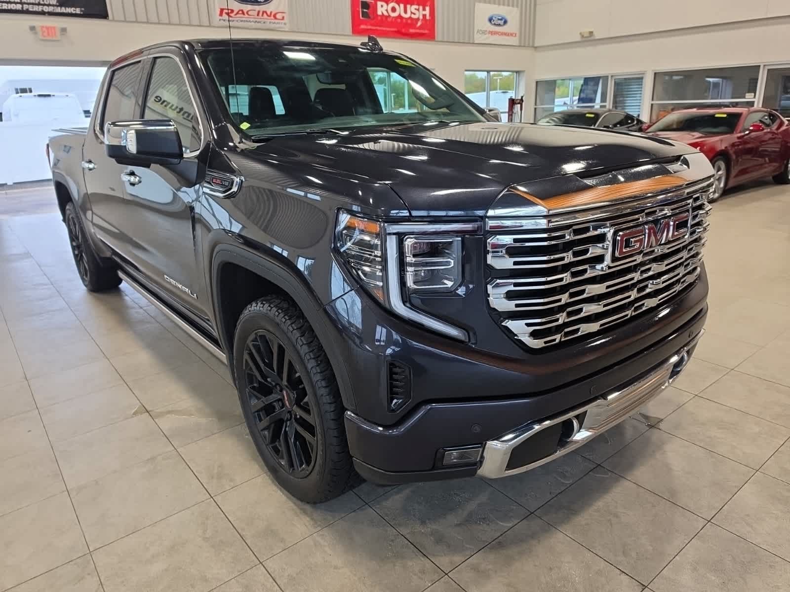 Used 2023 GMC Sierra 1500 Denali AWD/4WD image 5
